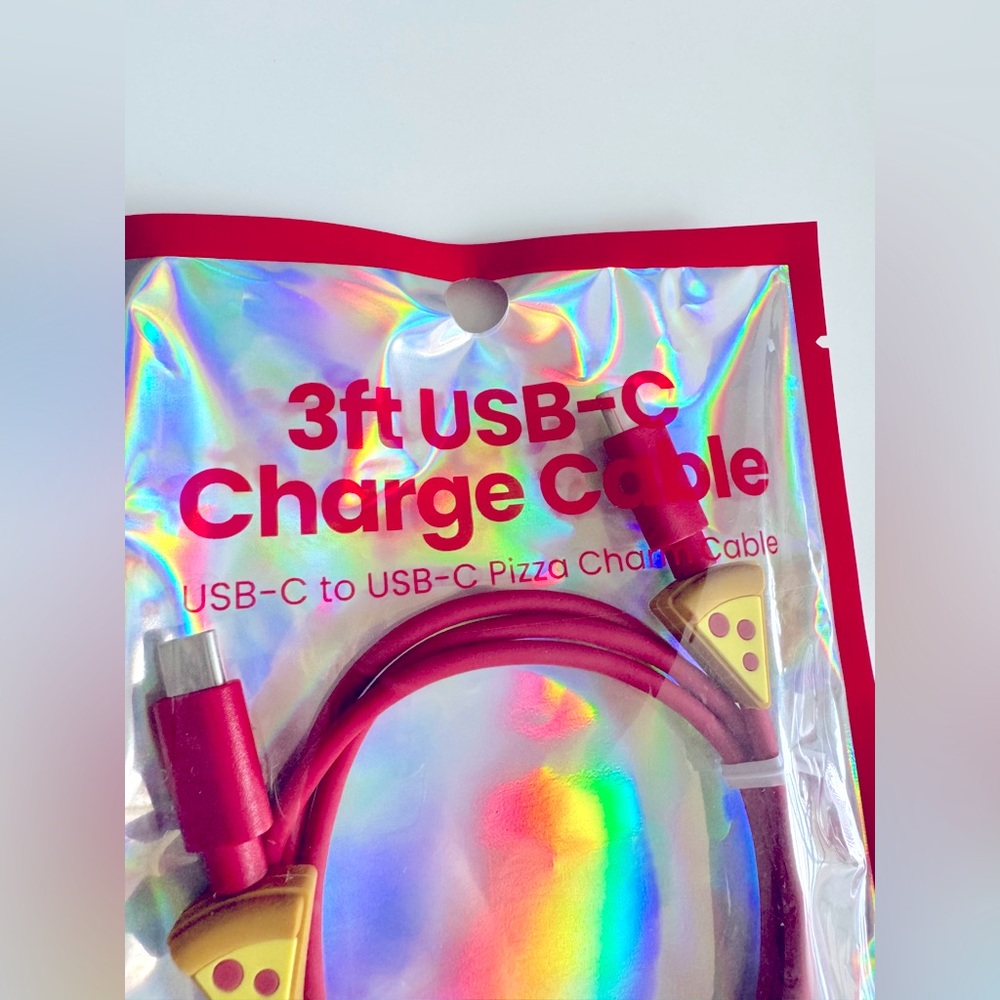 3 ft USB-C pizza charm charger - Picture 4 of 5